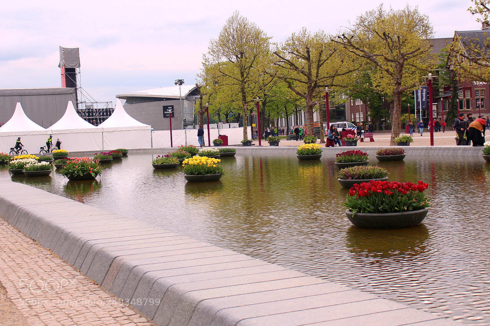 Canon EOS 700D (EOS Rebel T5i / EOS Kiss X7i) sample photo. Museum square, amsterdam. last photography