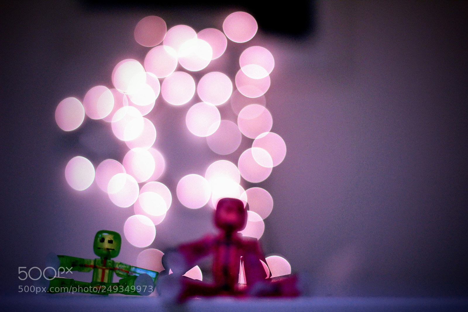Canon EOS 1300D (EOS Rebel T6 / EOS Kiss X80) sample photo. Toy robots and christmas photography