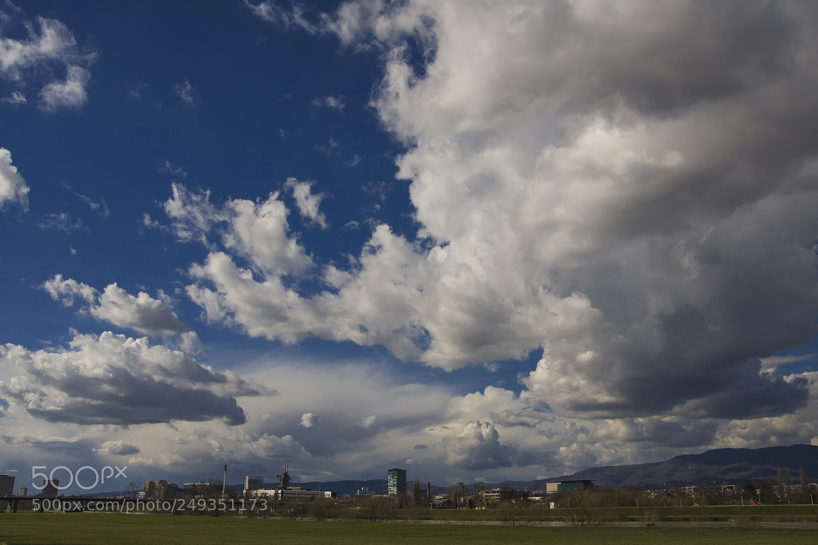 Canon EOS 40D sample photo. Zagreb (before the rain) photography