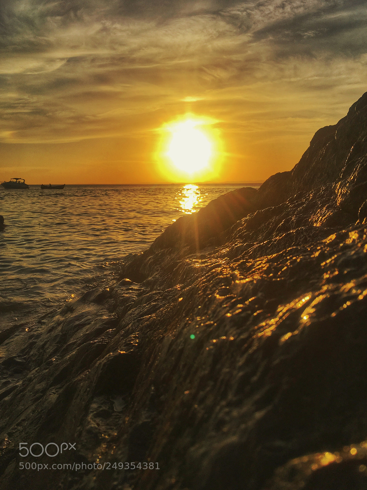 Apple iPhone SE sample photo. Por do astro rei  photography