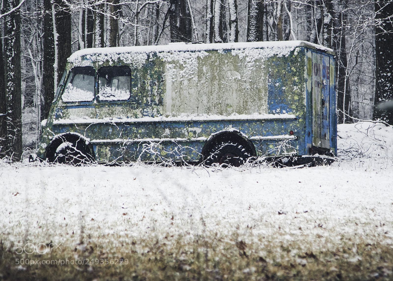 Canon EOS 7D Mark II sample photo. Abandoned van photography