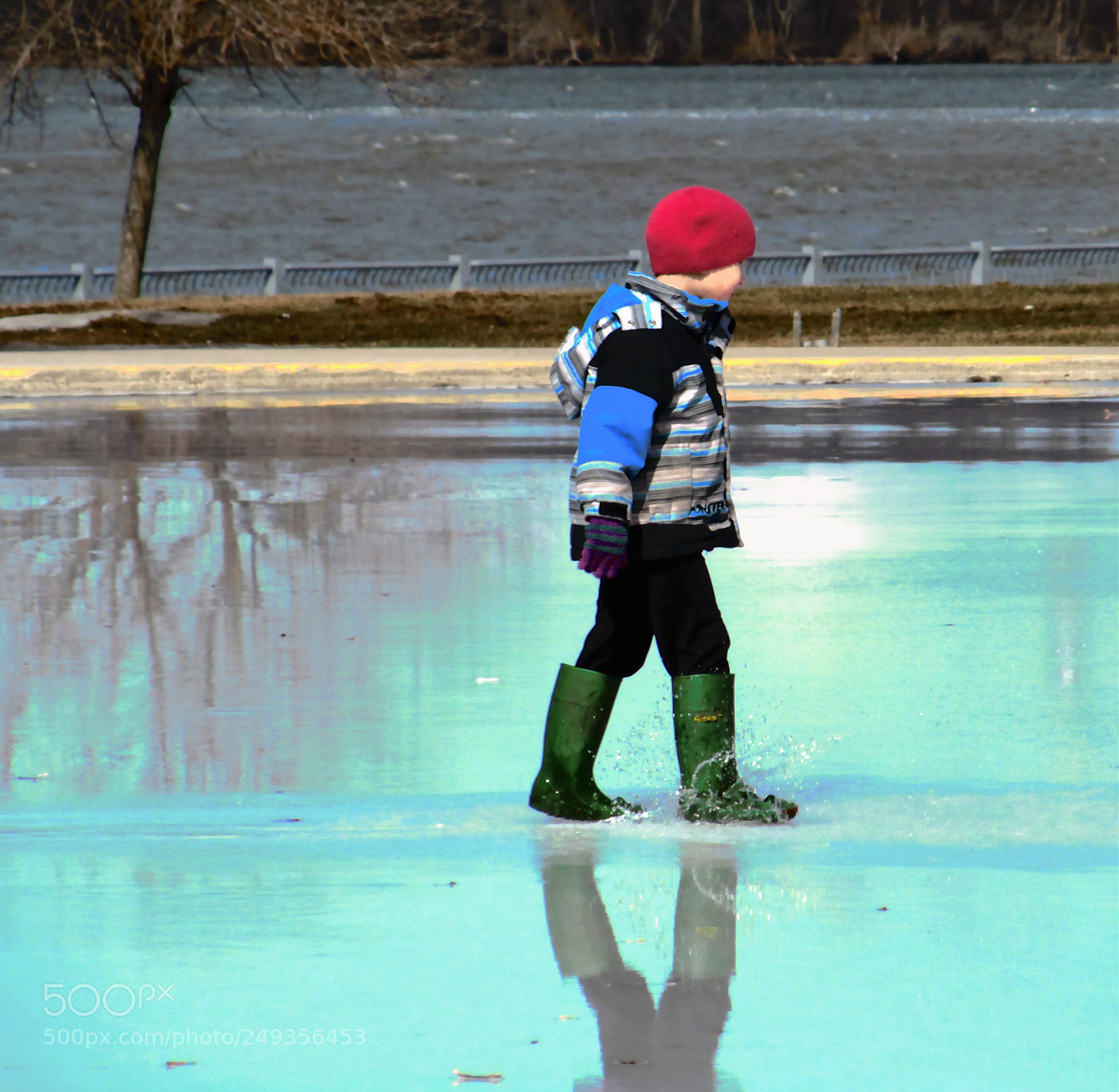 Canon PowerShot SX150 IS sample photo. Red hat photography