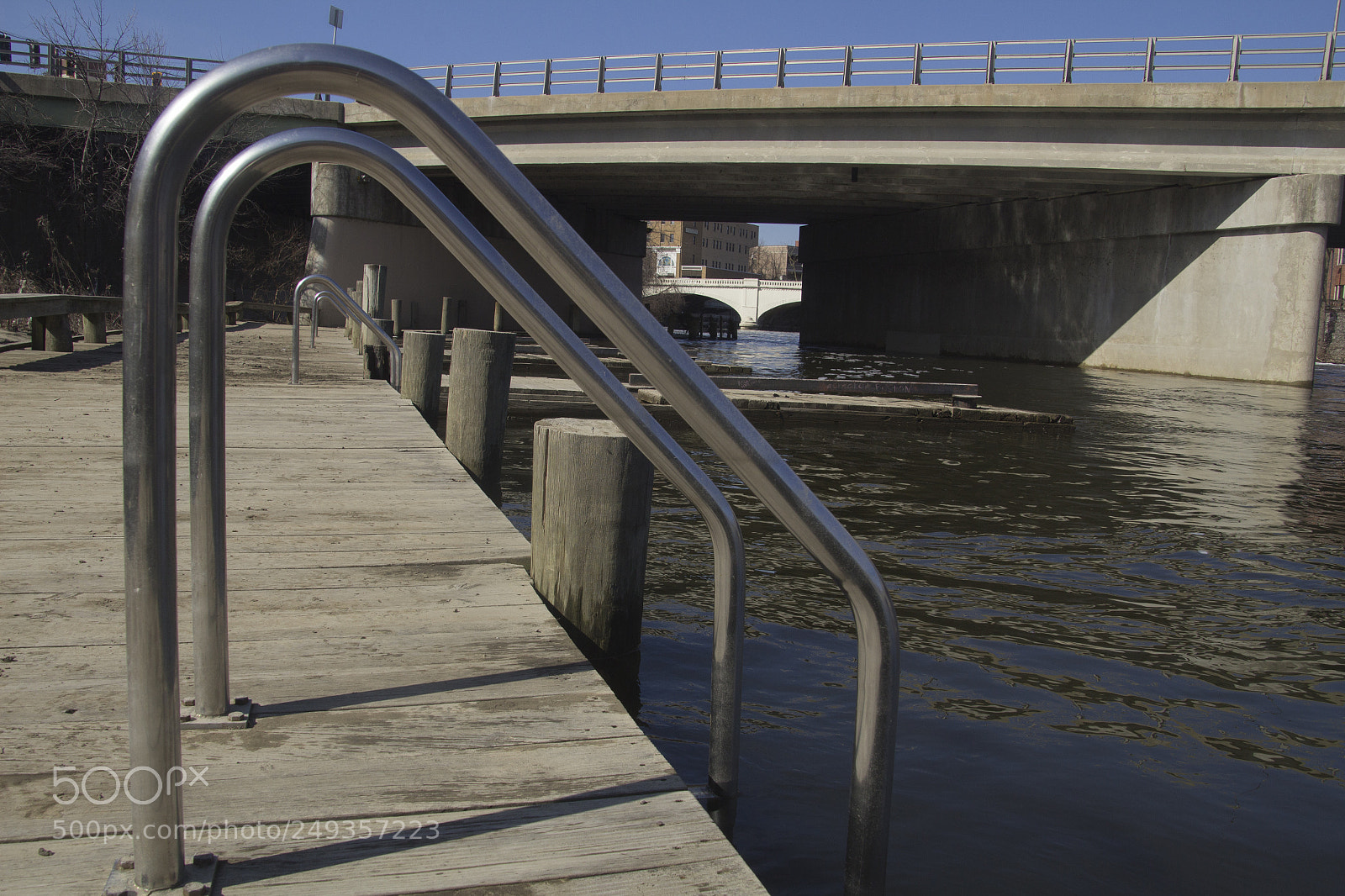Canon EOS 1200D (EOS Rebel T5 / EOS Kiss X70 / EOS Hi) sample photo. Ladders on the dock. photography