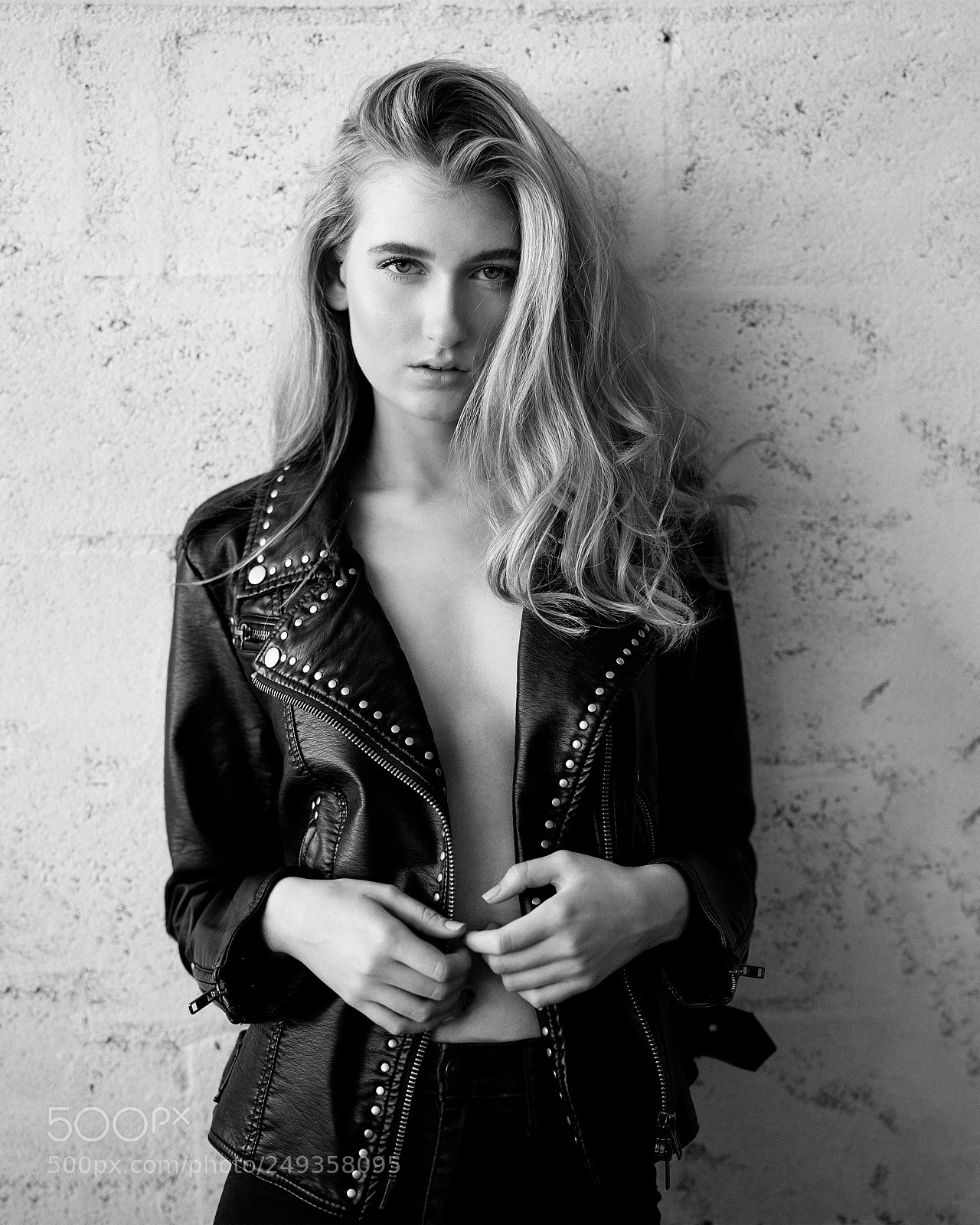 Sony a7R III sample photo. Emily in leather photography
