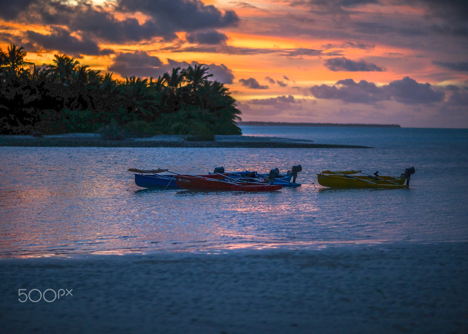 Canon EOS-1D C sample photo. Outrigger sunsett photography