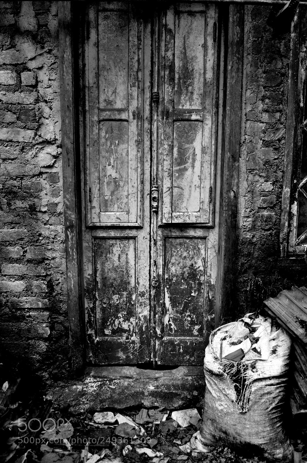 Nikon D90 sample photo. Door photography