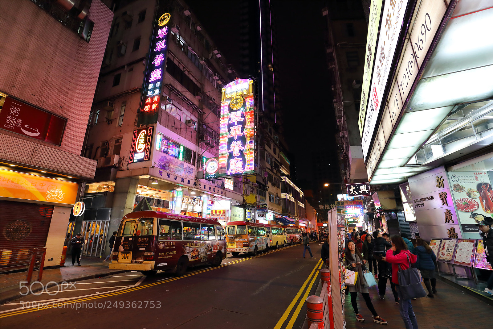 Canon EOS 5D Mark IV sample photo. Hong kong neon photography