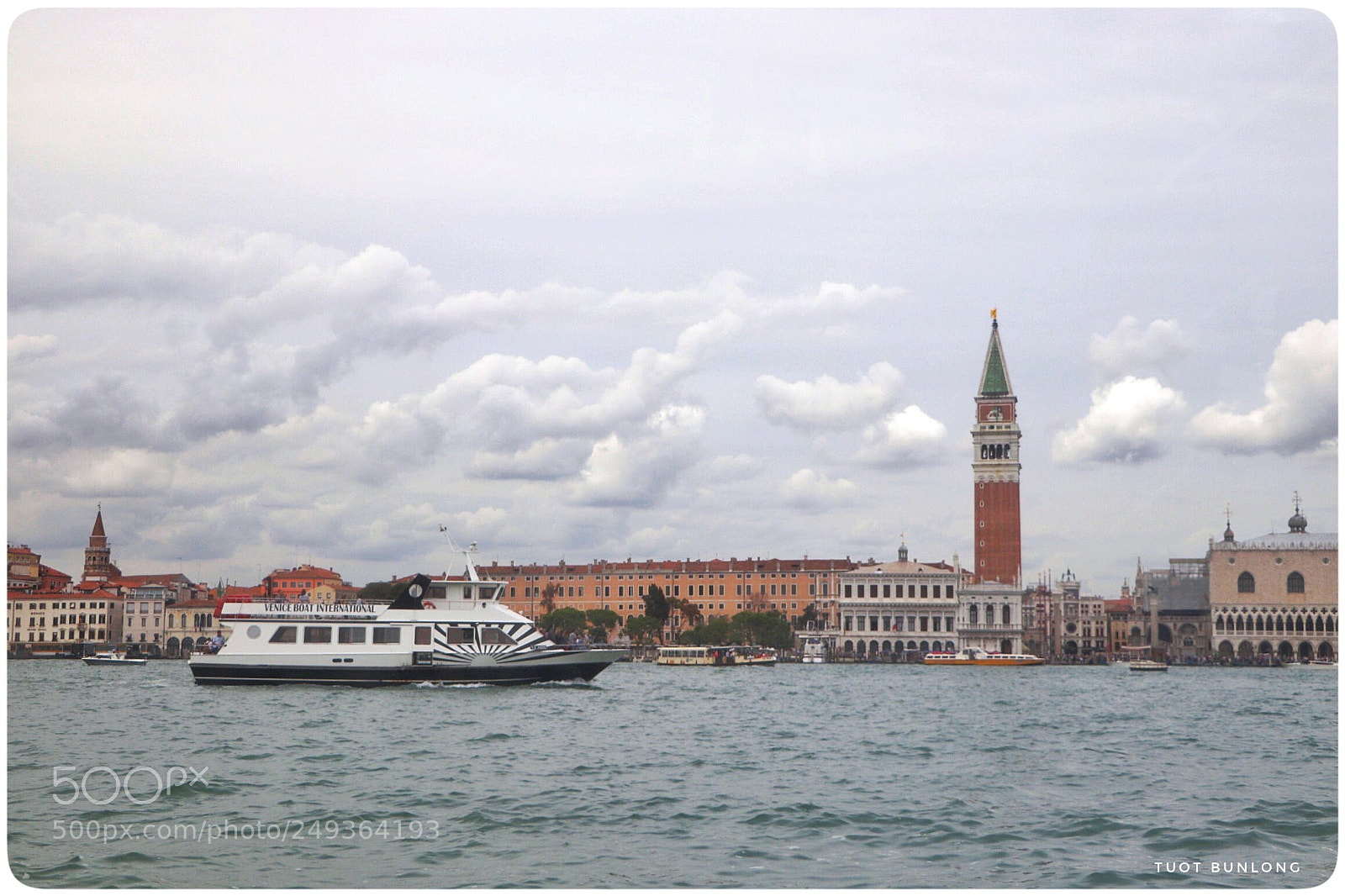 Canon EOS 77D (EOS 9000D / EOS 770D) sample photo. Venice, italy. photography