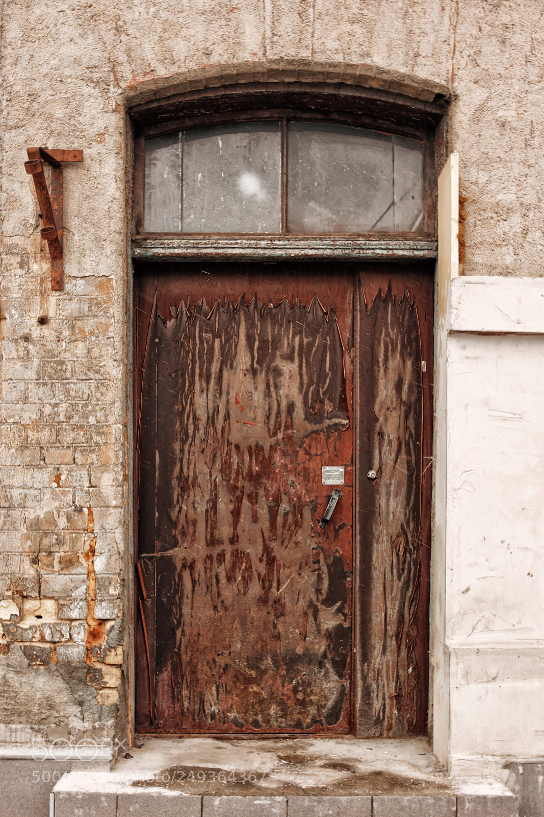 Canon EOS 60D sample photo. The door photography