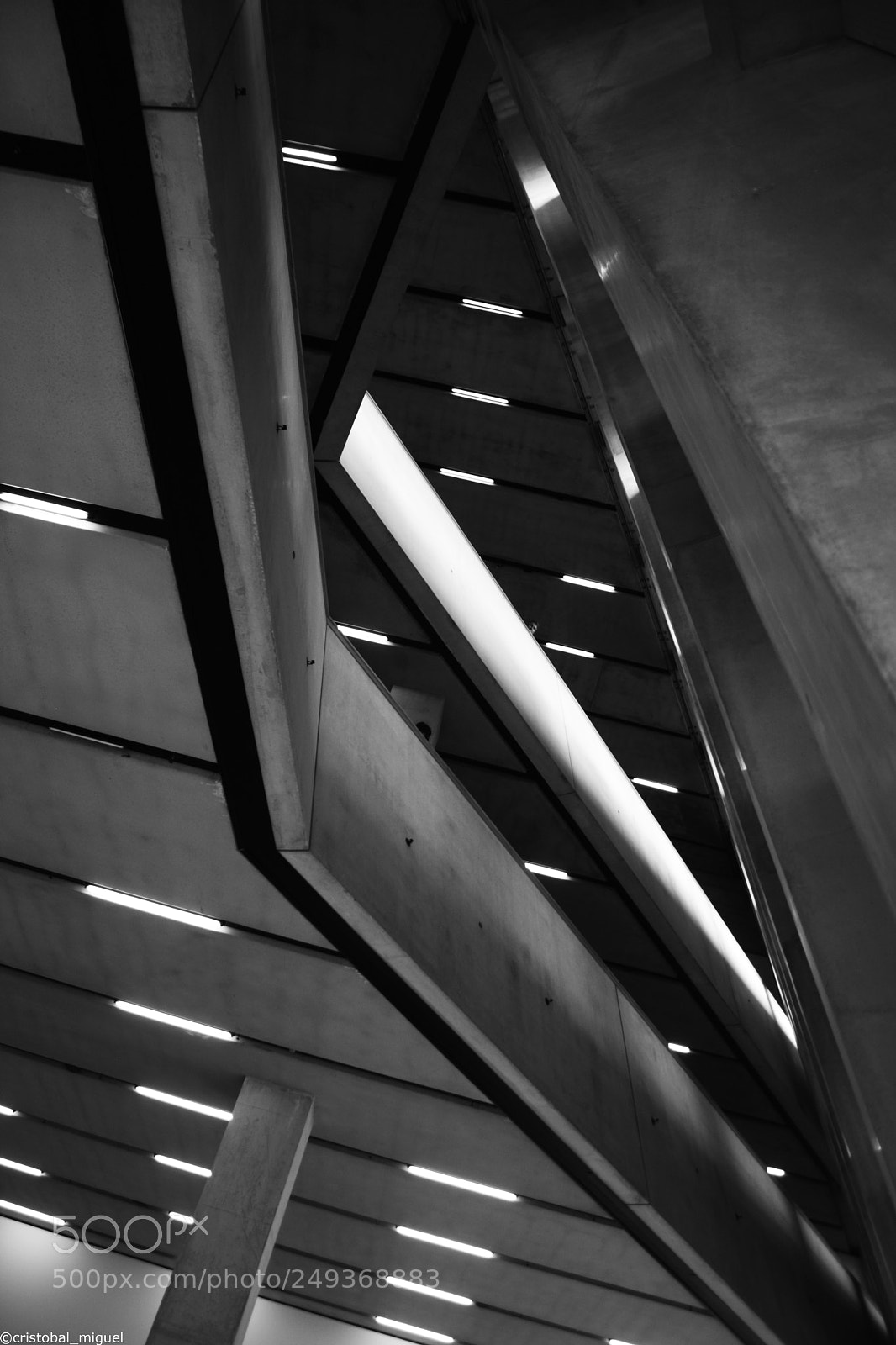 Canon EOS 1000D (EOS Digital Rebel XS / EOS Kiss F) sample photo. Tate modern. blavatnik building photography