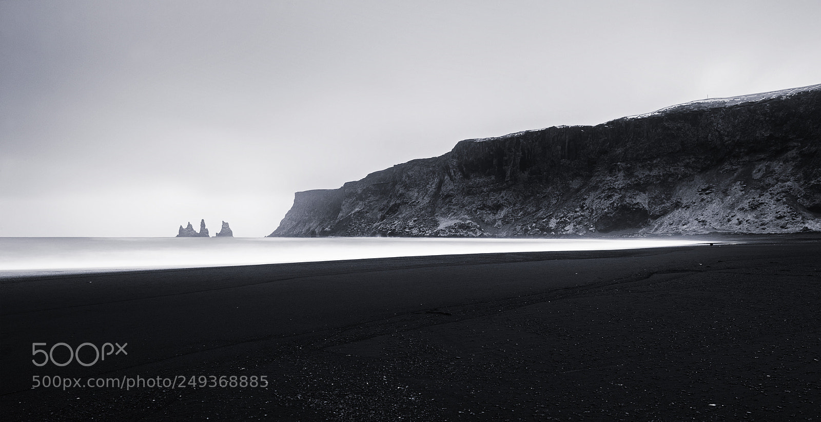 Canon EOS-1Ds Mark III sample photo. Black beach photography