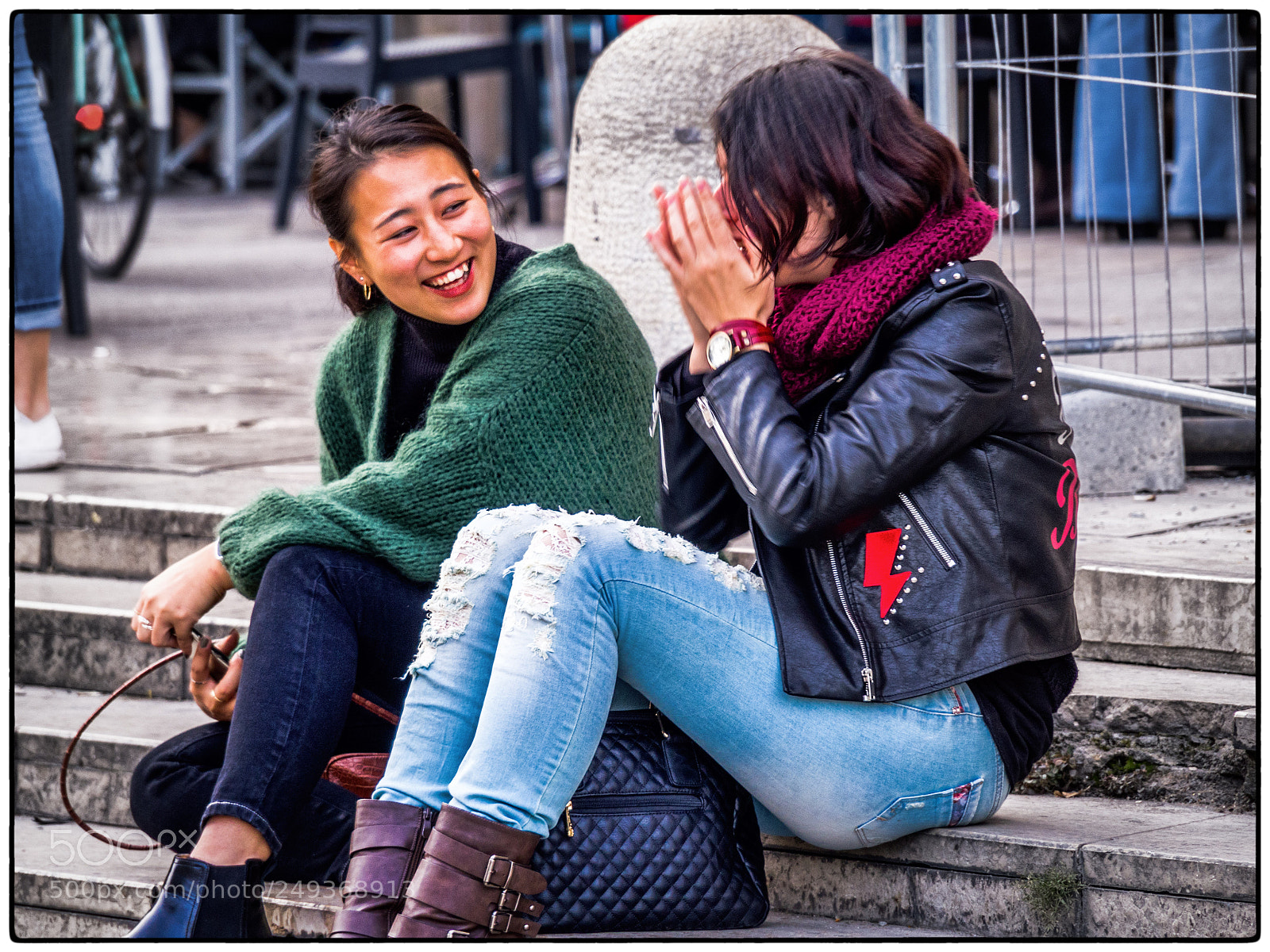 Olympus OM-D E-M10 II sample photo. A funny talk photography