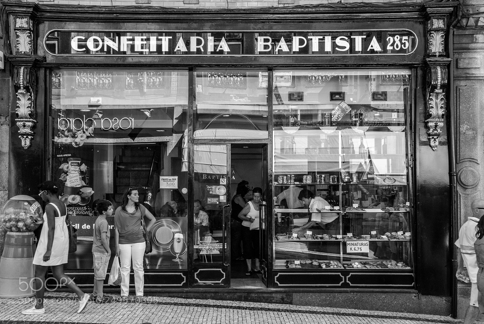 Nikon D80 sample photo. Confeitaria baptista, porto, portugal photography