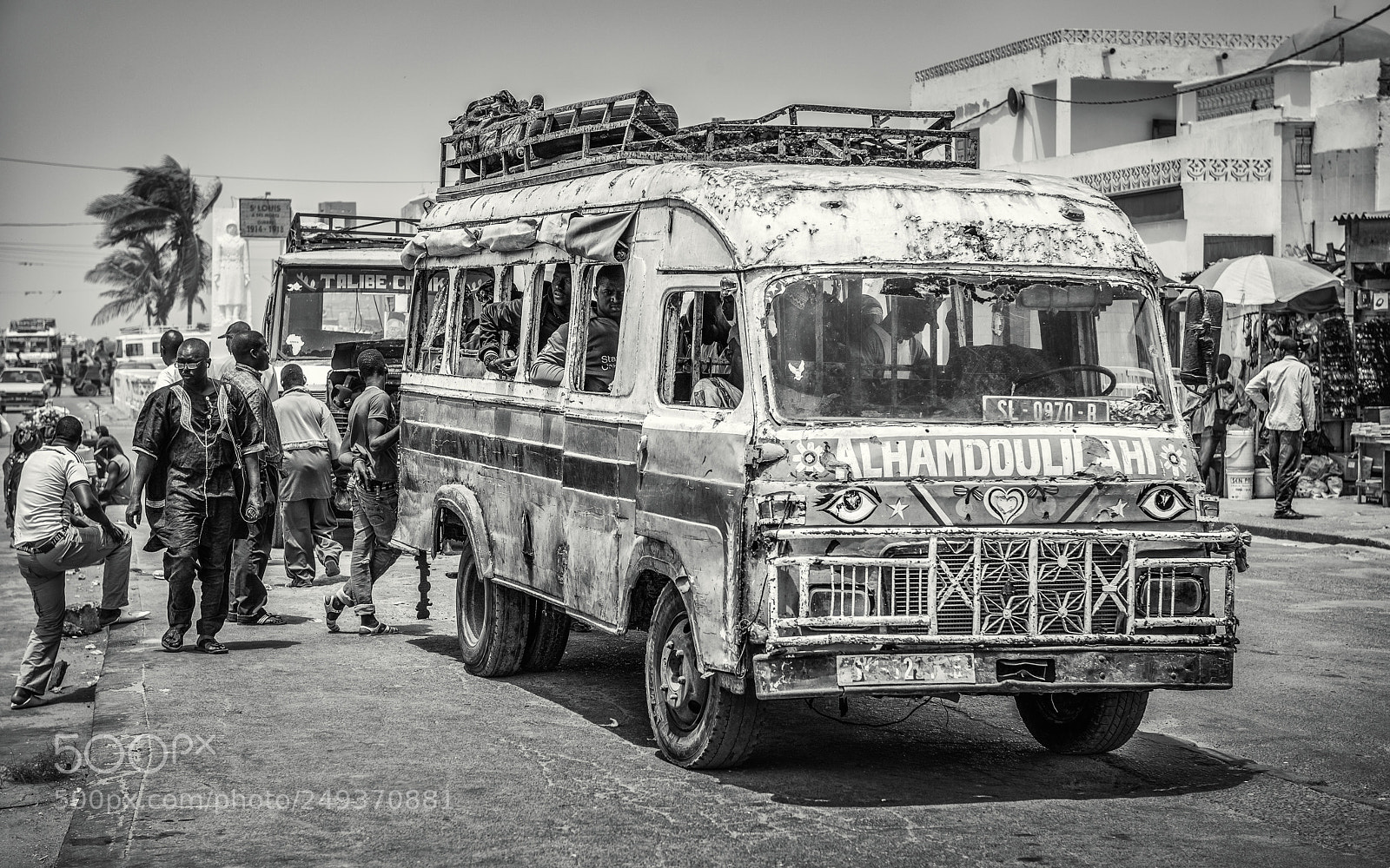 Nikon D800 sample photo. Bus stop in saint photography