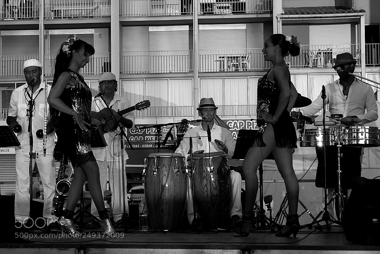 Panasonic Lumix DMC-LX100 sample photo. Music! photography
