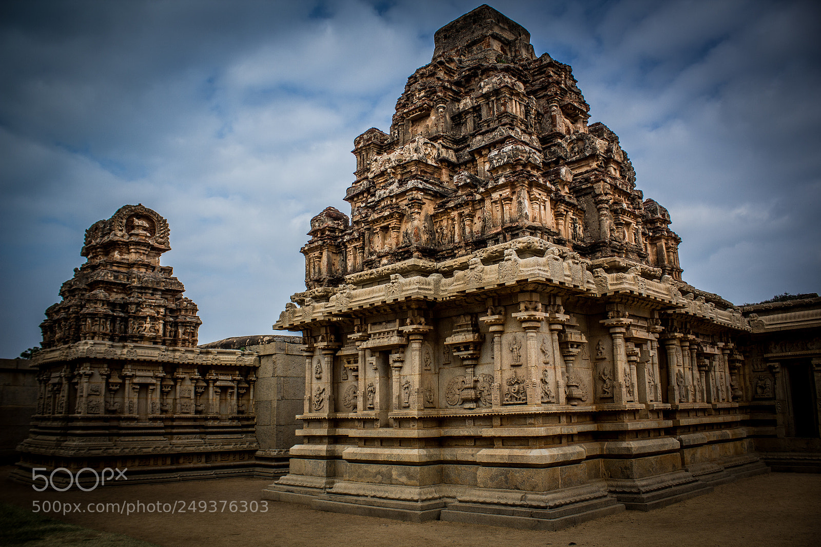 Canon EOS 550D (EOS Rebel T2i / EOS Kiss X4) sample photo. Hazarama temple. photography
