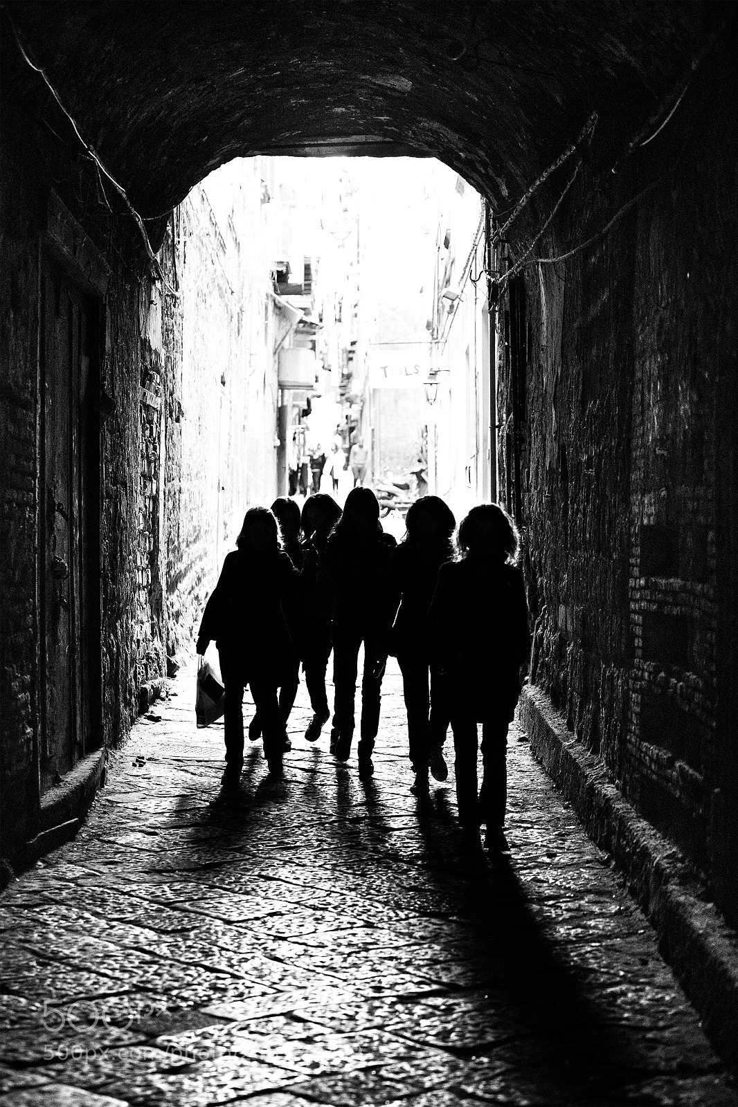 Canon EOS 5D Mark IV sample photo. Female silhouettes in the photography