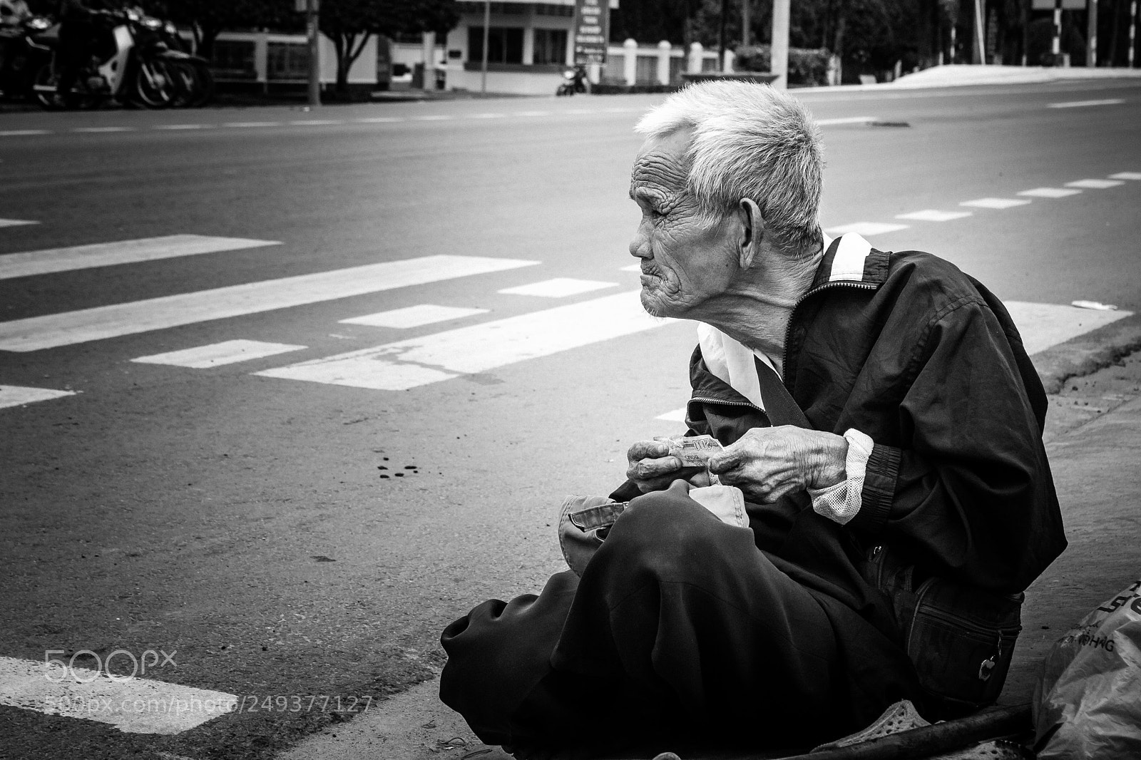 Canon EOS 40D sample photo. Beggar photography