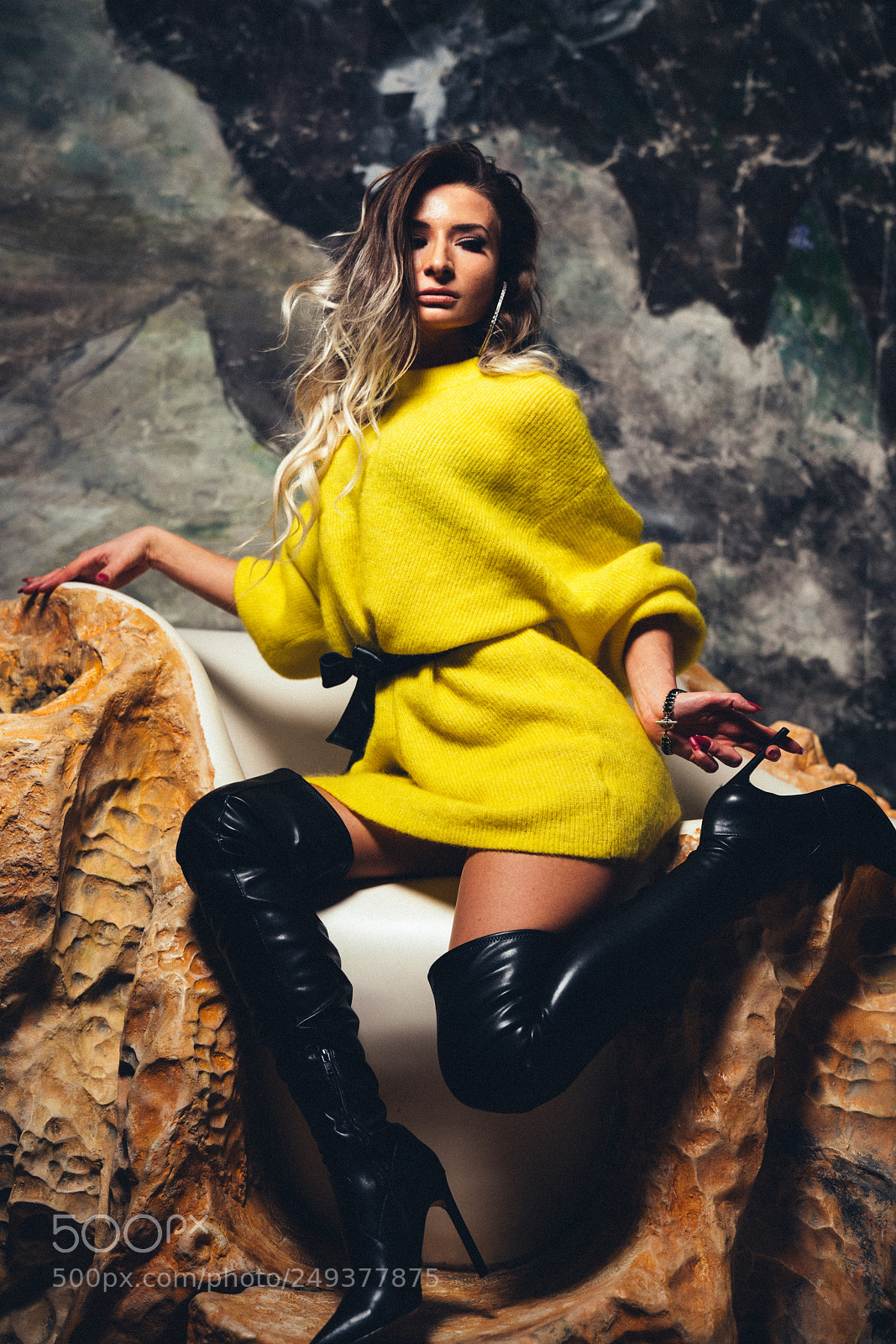 Sony a7R III sample photo. Nuki yellow photography