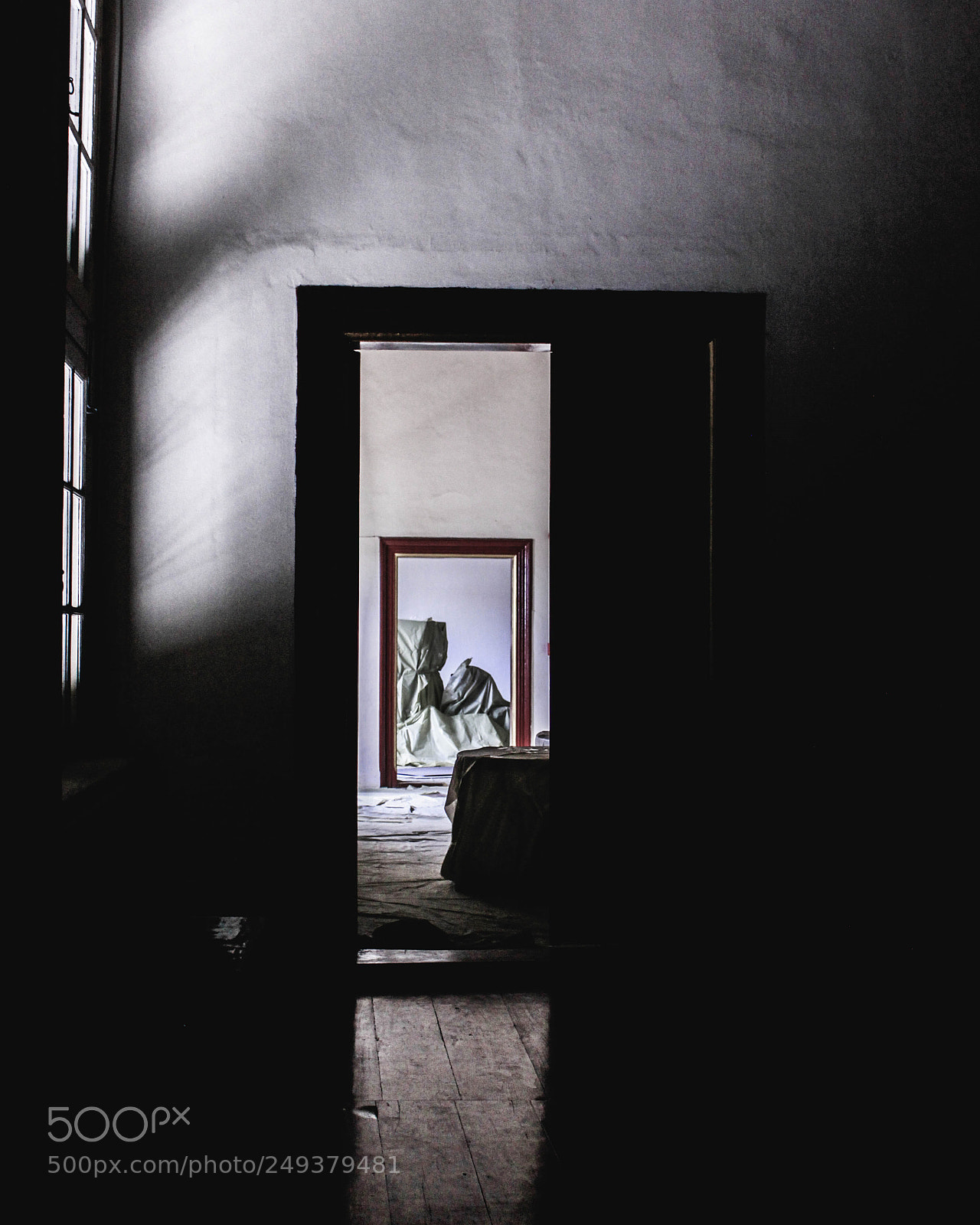 Canon EOS 550D (EOS Rebel T2i / EOS Kiss X4) sample photo. Mystery behind the doors photography