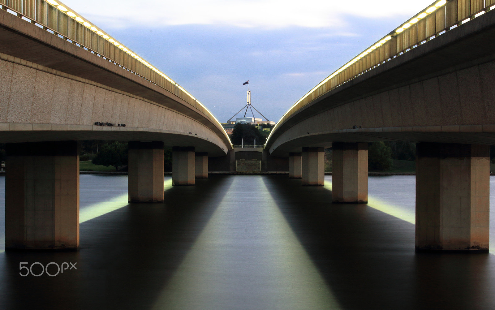 Canon EOS 550D (EOS Rebel T2i / EOS Kiss X4) sample photo. Commonwealth bridge photography