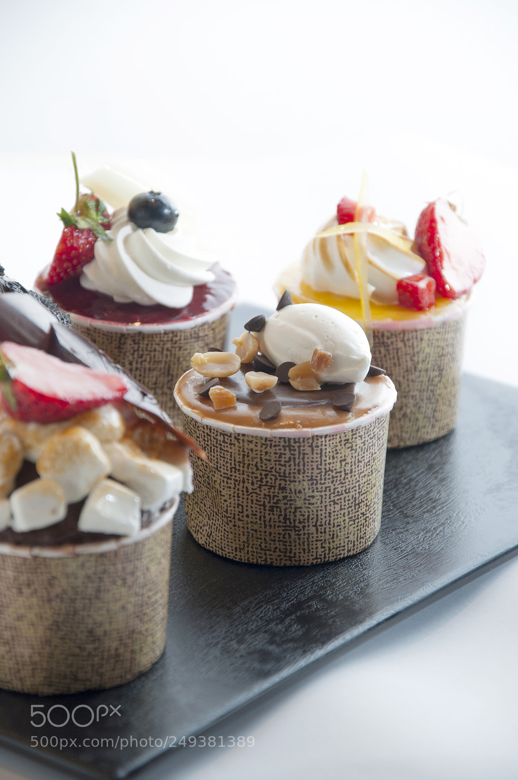 Nikon D90 sample photo. The cupcake with the photography