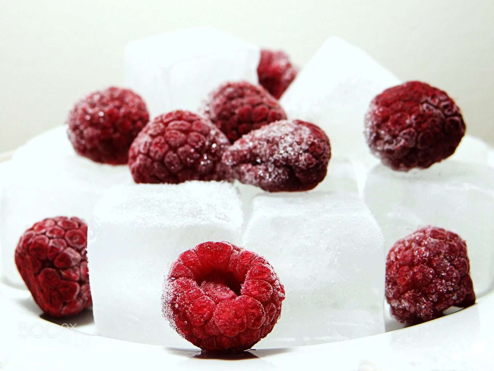 Sony Cyber-shot DSC-HX100V sample photo. Freezing raspberries photography