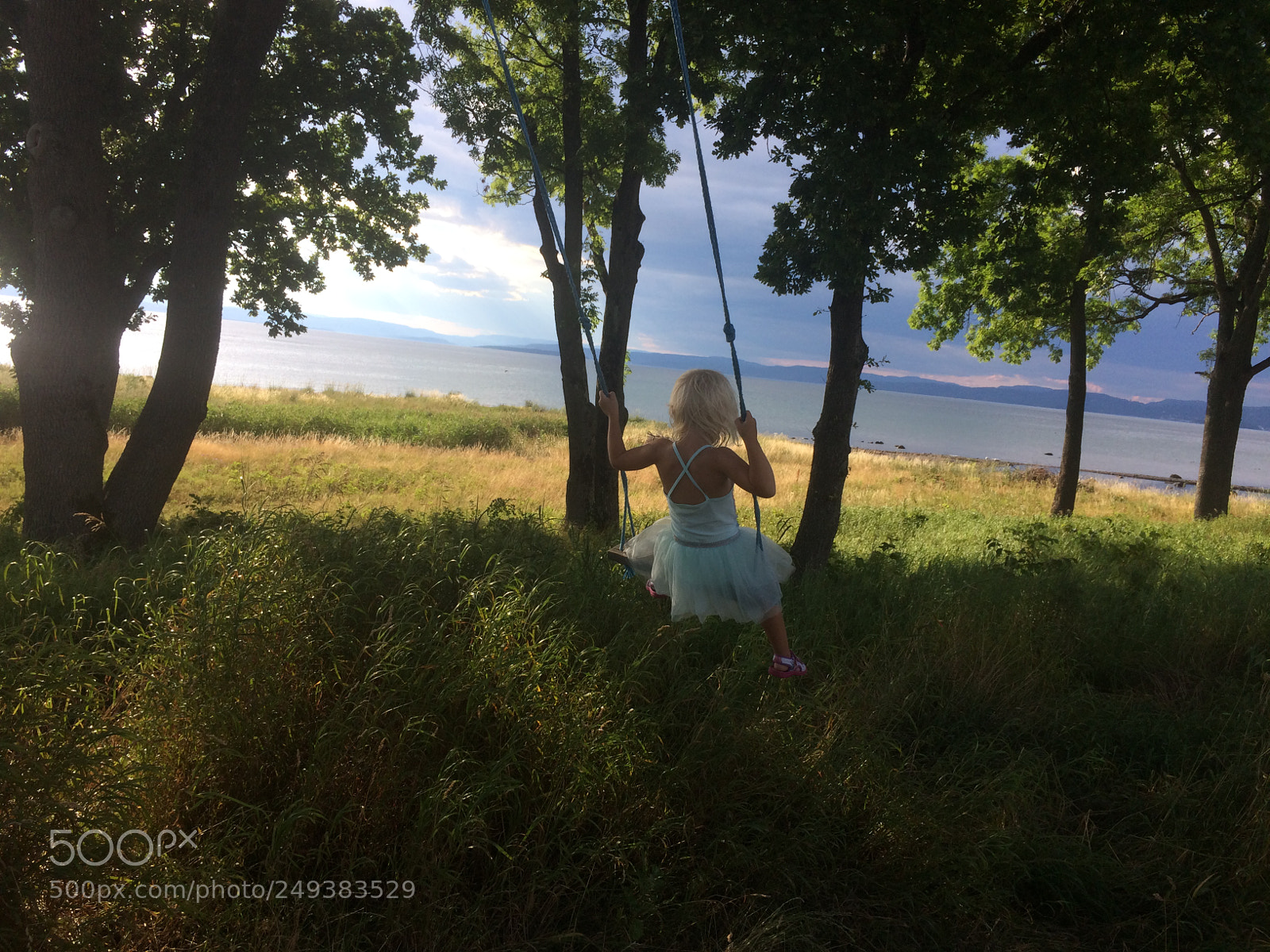 Apple iPhone 5s sample photo. Minfullness on a swing photography