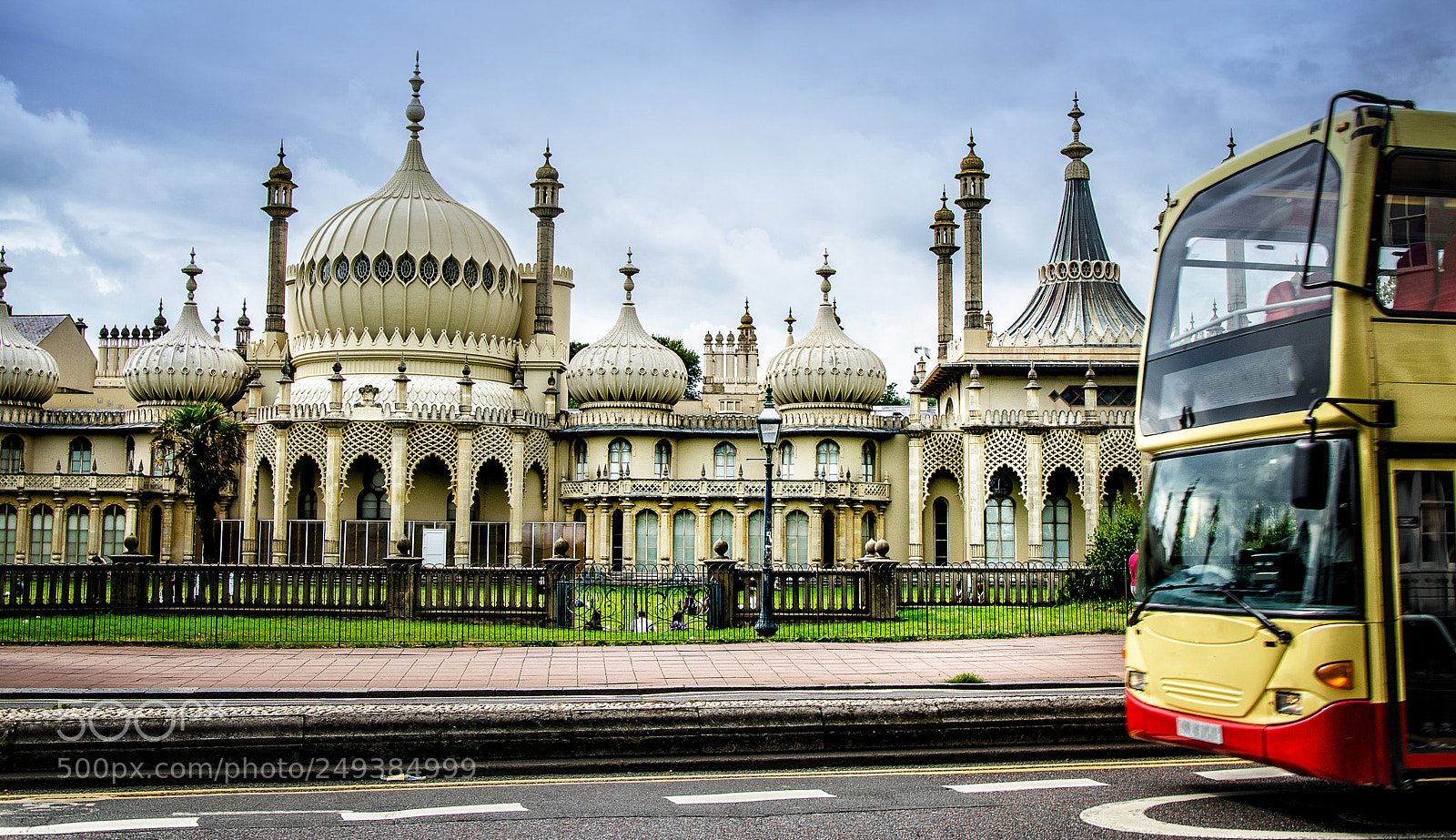 Nikon D7000 sample photo. Classical transport in england photography