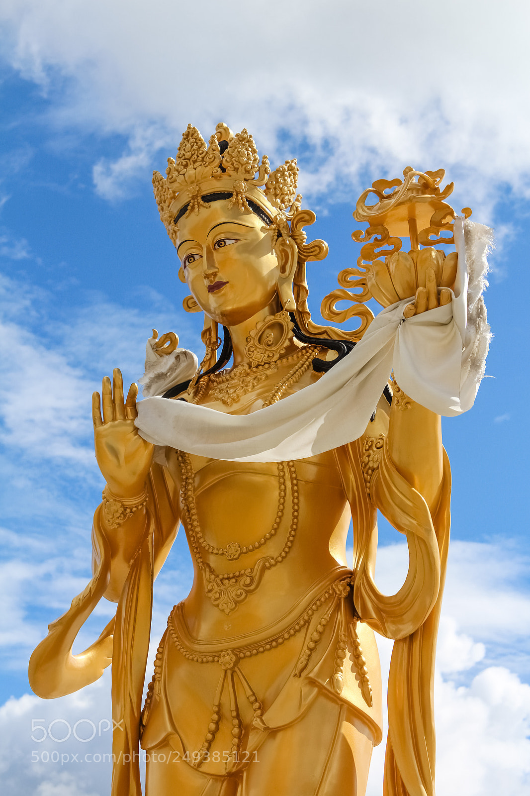 Canon EOS 650D (EOS Rebel T4i / EOS Kiss X6i) sample photo. Golden statue of buddhist photography