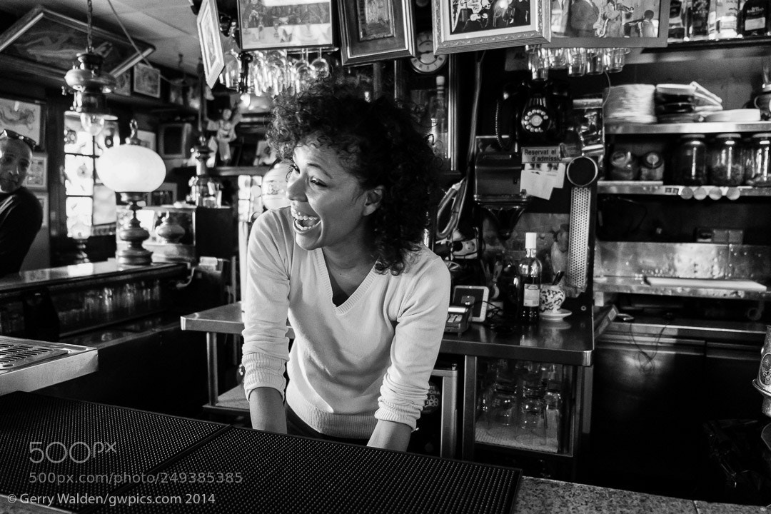 Fujifilm X-Pro1 sample photo. Bar girl photography