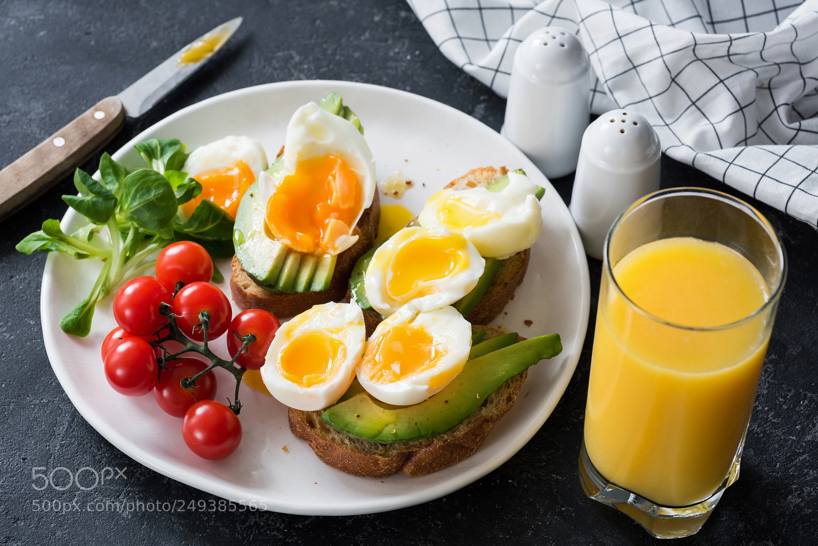 Nikon D810 sample photo. Avocado and poached egg photography