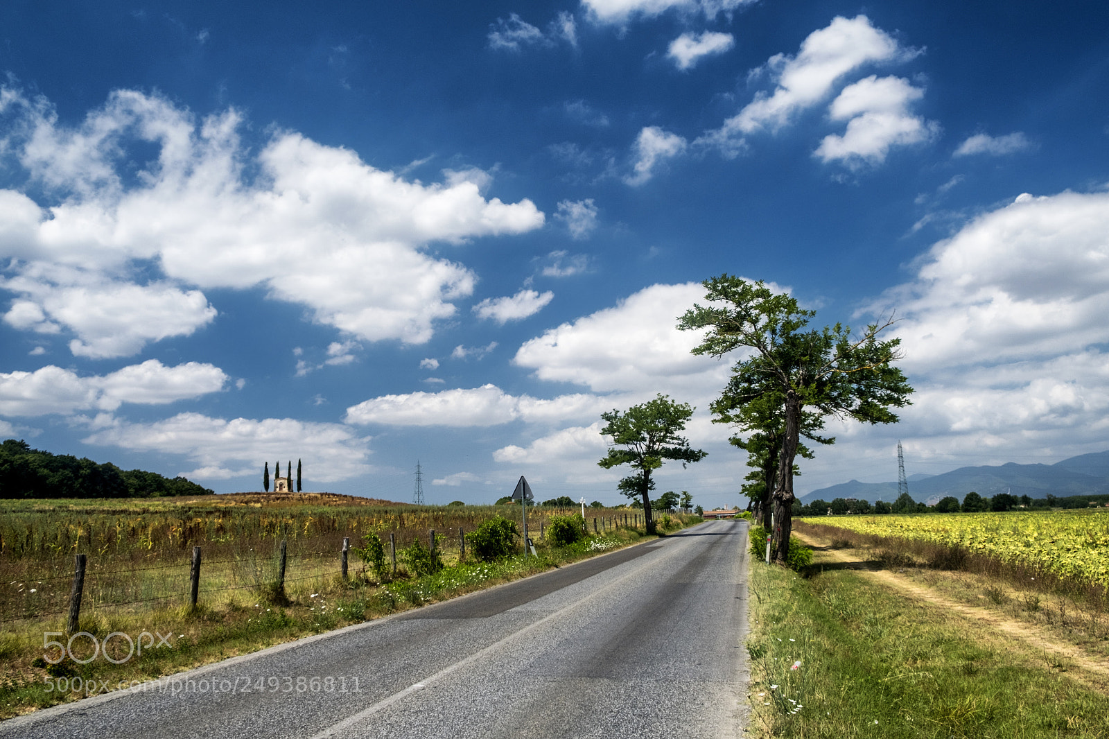 Fujifilm X-T2 sample photo. Summer landscape near volterra photography