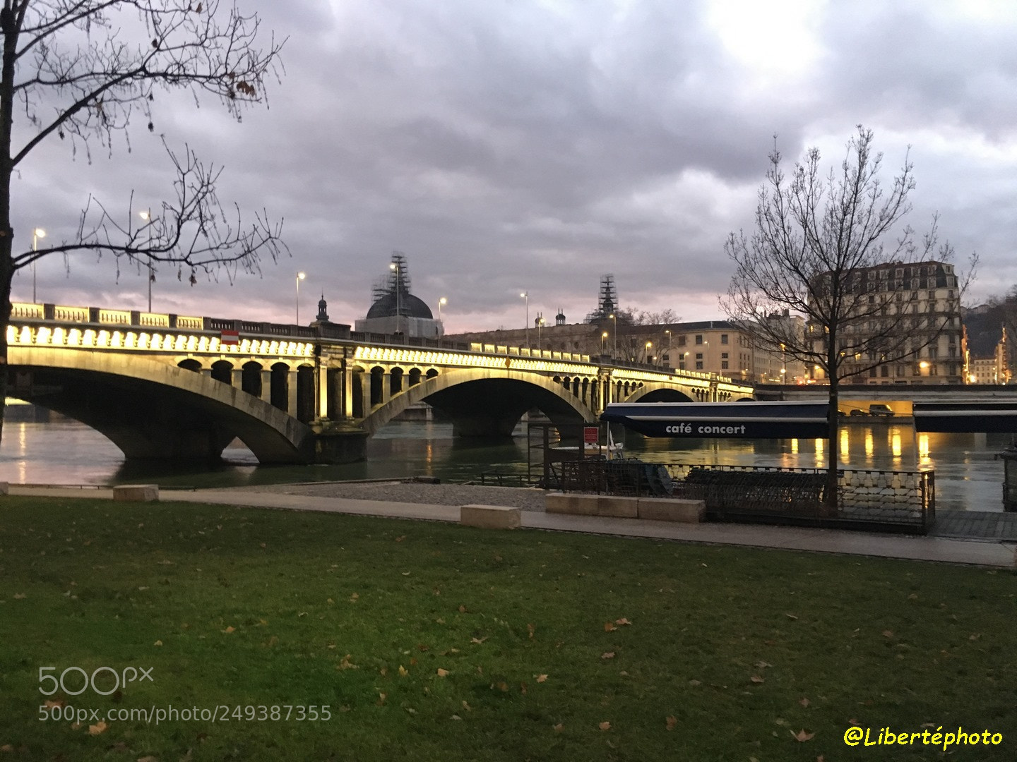 Apple iPhone SE sample photo. Lyon photography