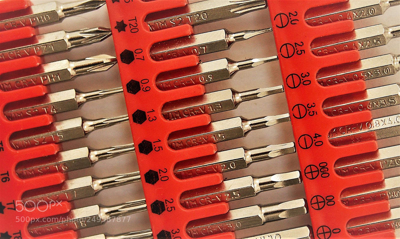Canon EOS 1000D (EOS Digital Rebel XS / EOS Kiss F) sample photo. Bits of screwdriver photography