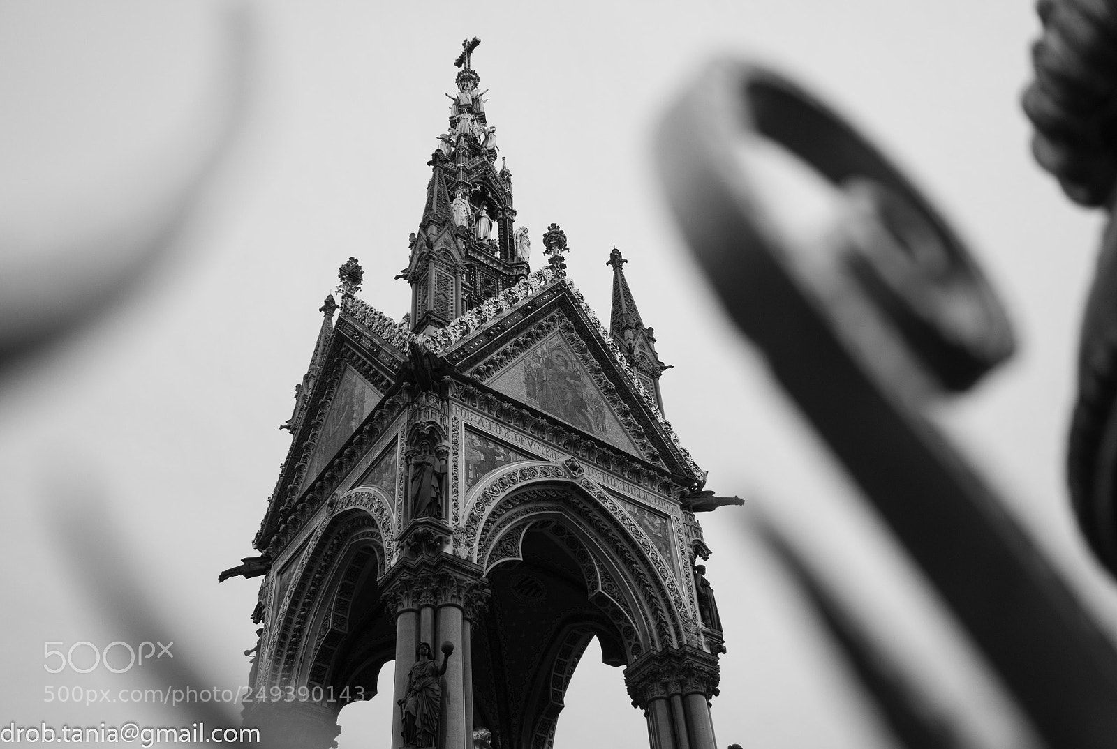 Sony Alpha NEX-5T sample photo. Burnished metal photography