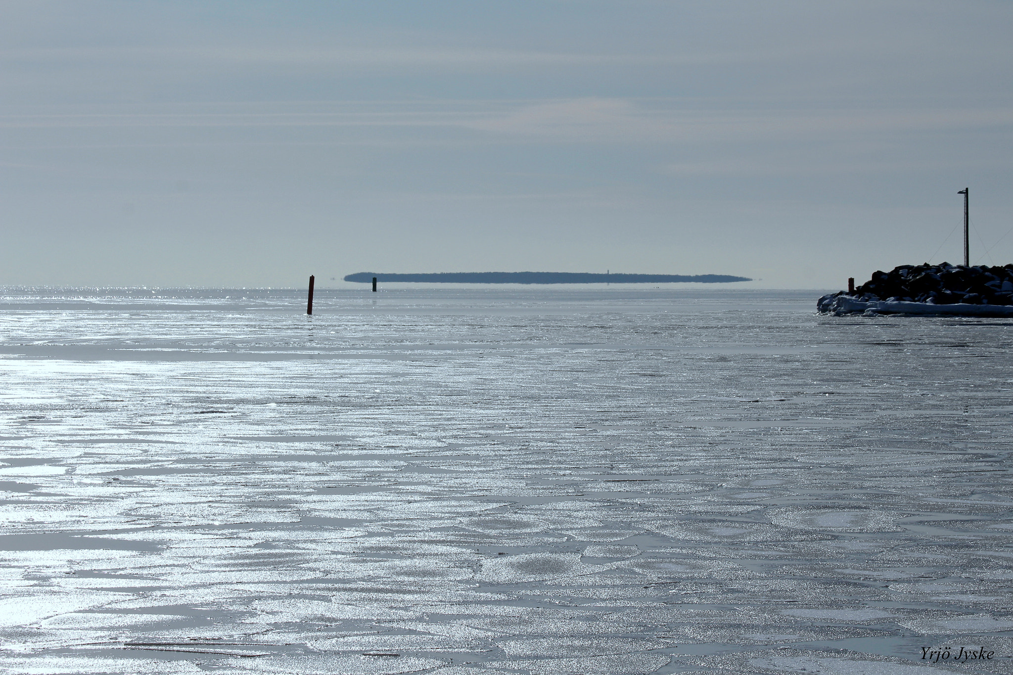 Canon EOS 700D (EOS Rebel T5i / EOS Kiss X7i) sample photo. The sunny afternoon and breakwater riht. photography