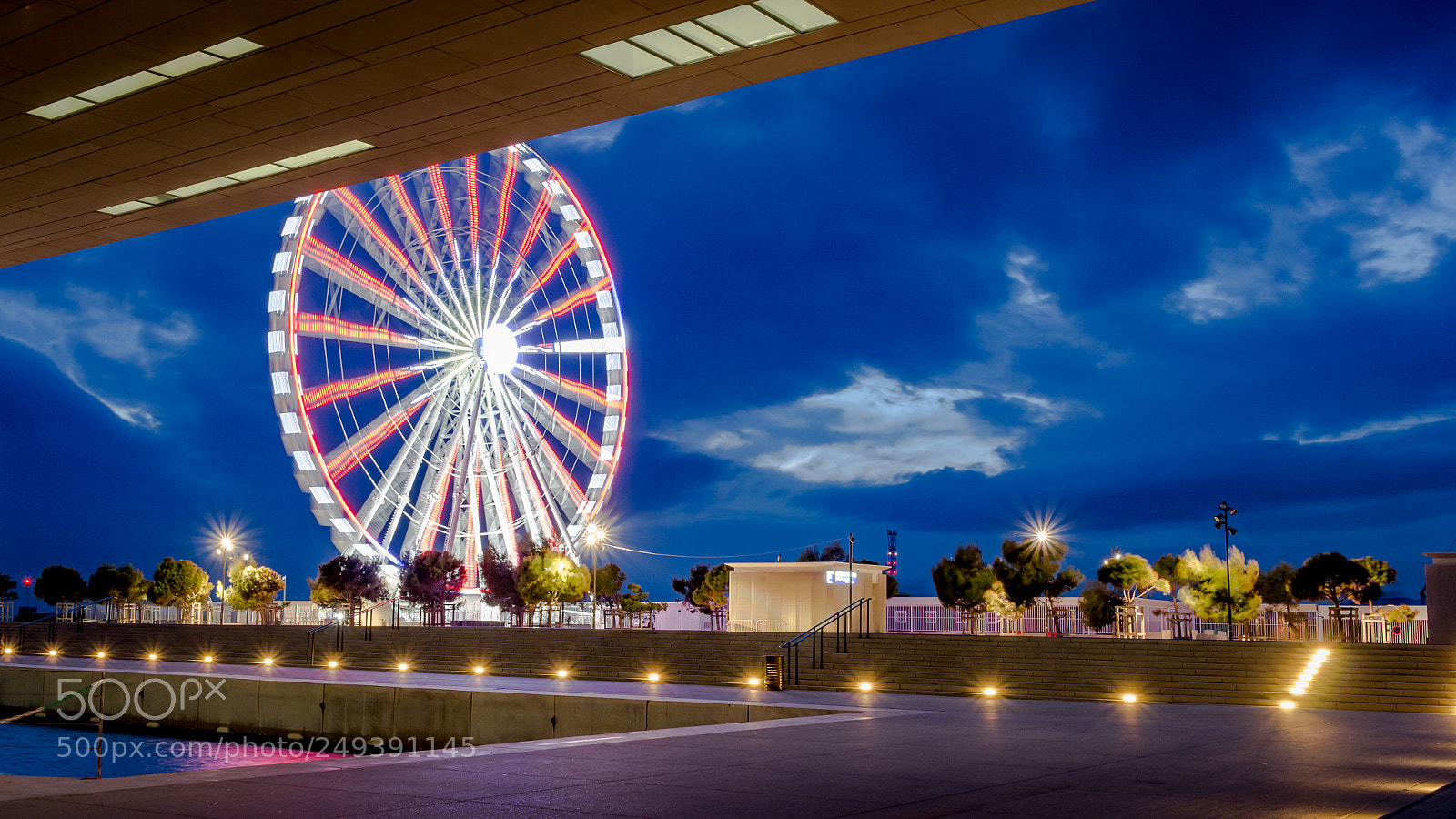 Canon EOS 100D (EOS Rebel SL1 / EOS Kiss X7) sample photo. Marseille's wheel photography