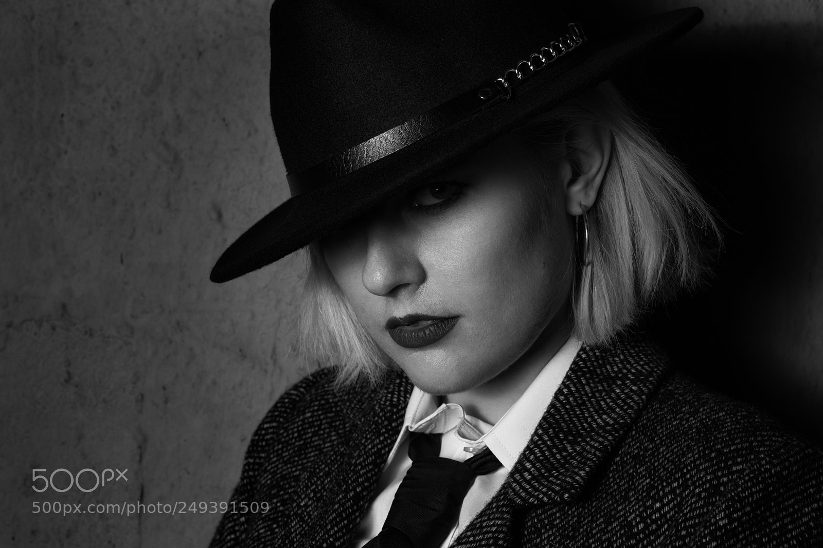 Canon EOS 80D sample photo. Noir photography