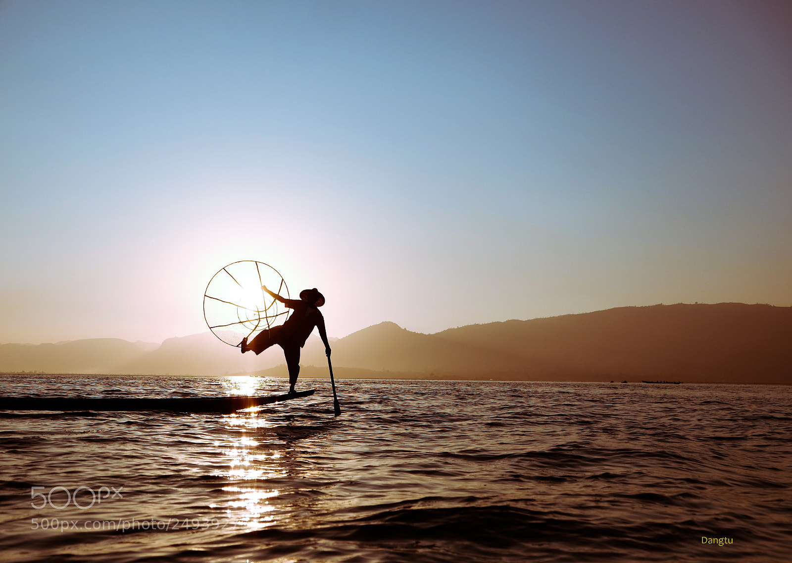 Fujifilm X-T1 sample photo. Fisherman on inle lake photography