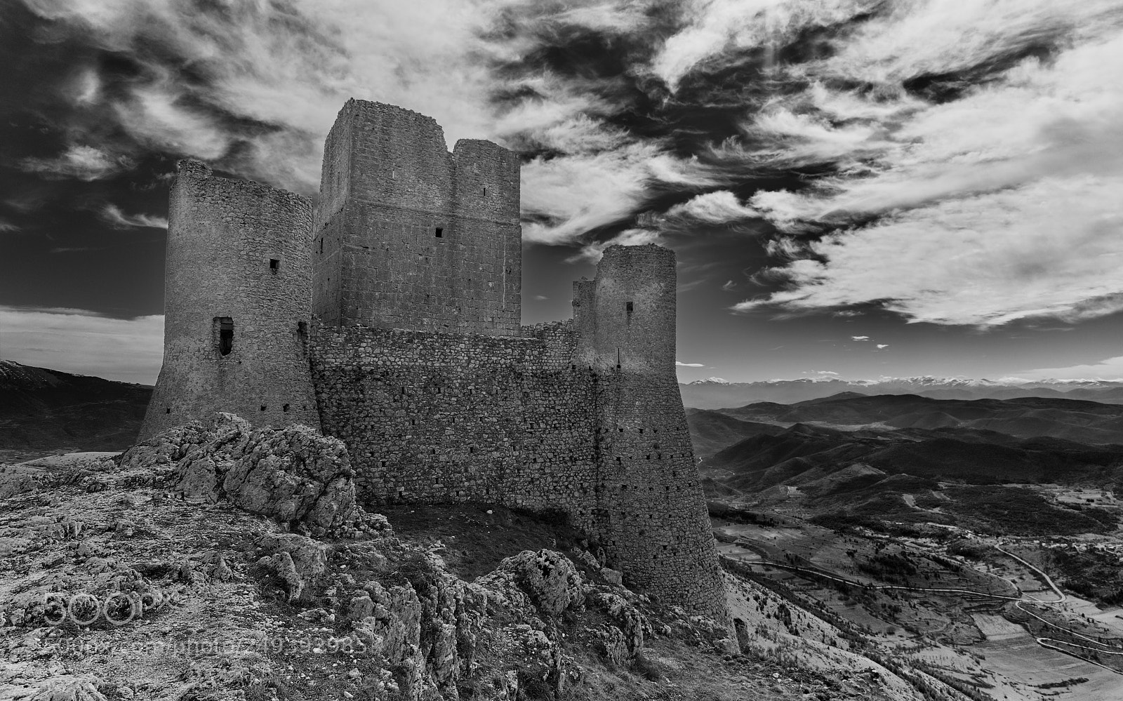 Sony a7R sample photo. Rocca calascio b&w photography