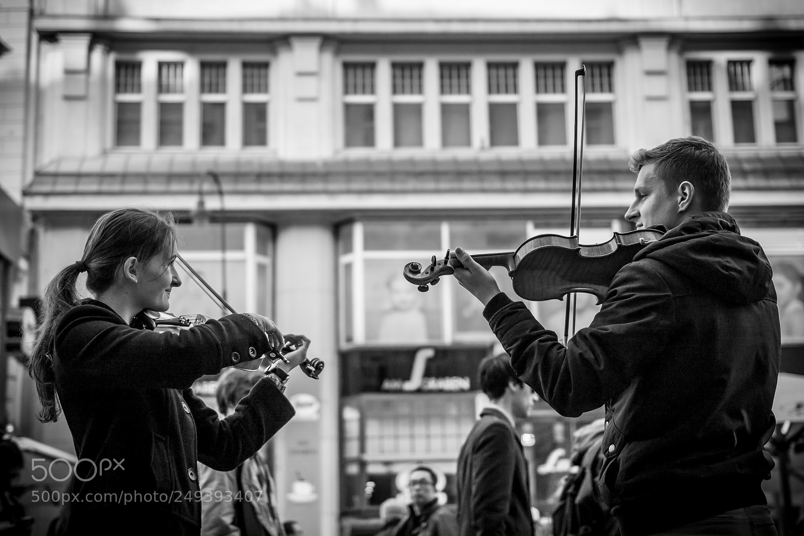 Canon EOS 500D (EOS Rebel T1i / EOS Kiss X3) sample photo. Violin duet in vienna photography