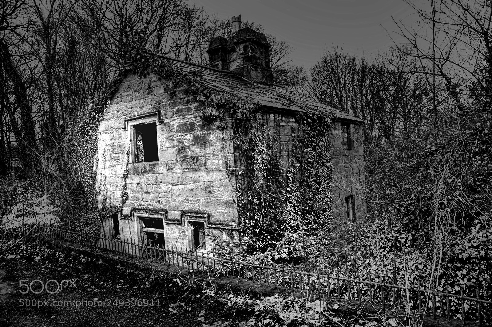 Nikon D5200 sample photo. Abandoned photography