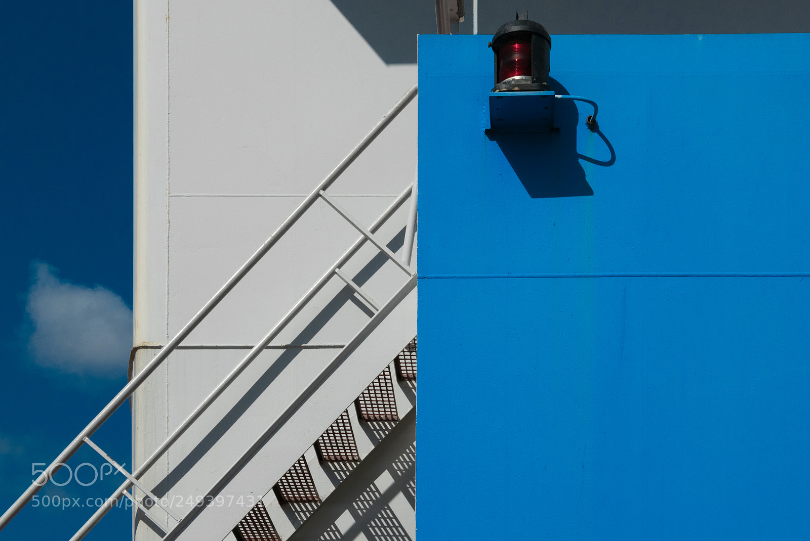Panasonic Lumix DMC-LX100 sample photo. Nave blu photography