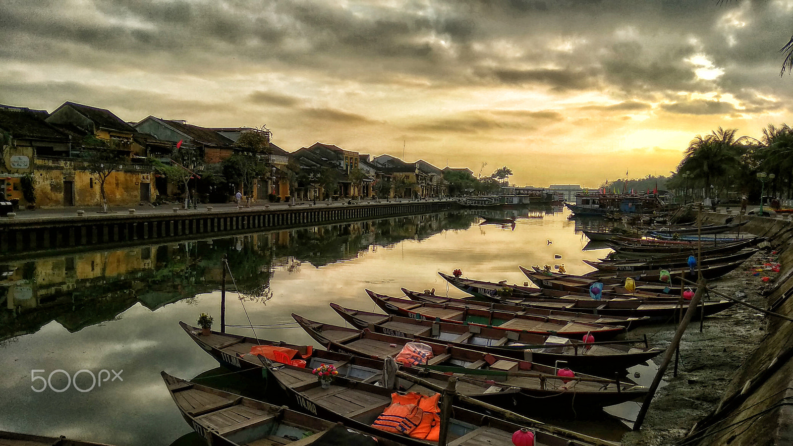 Xiaomi Redmi 5A sample photo. Early morning in hoian photography