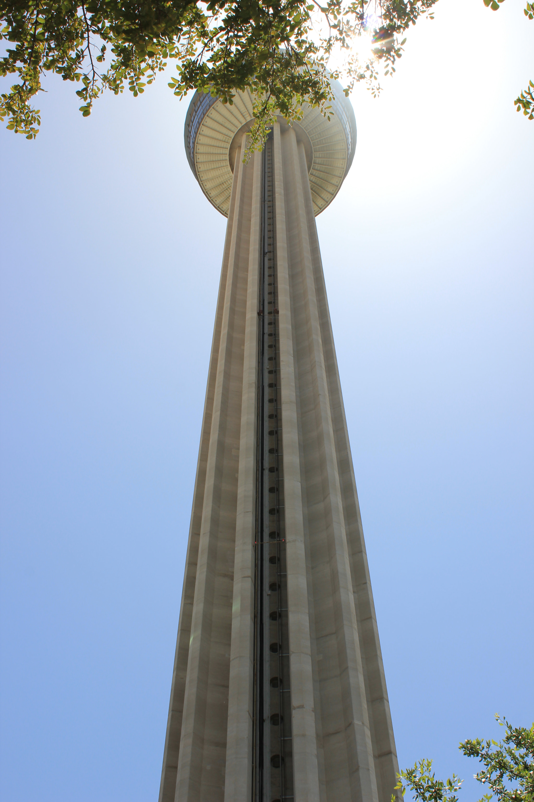 Canon EOS 550D (EOS Rebel T2i / EOS Kiss X4) sample photo. Tower of americas photography