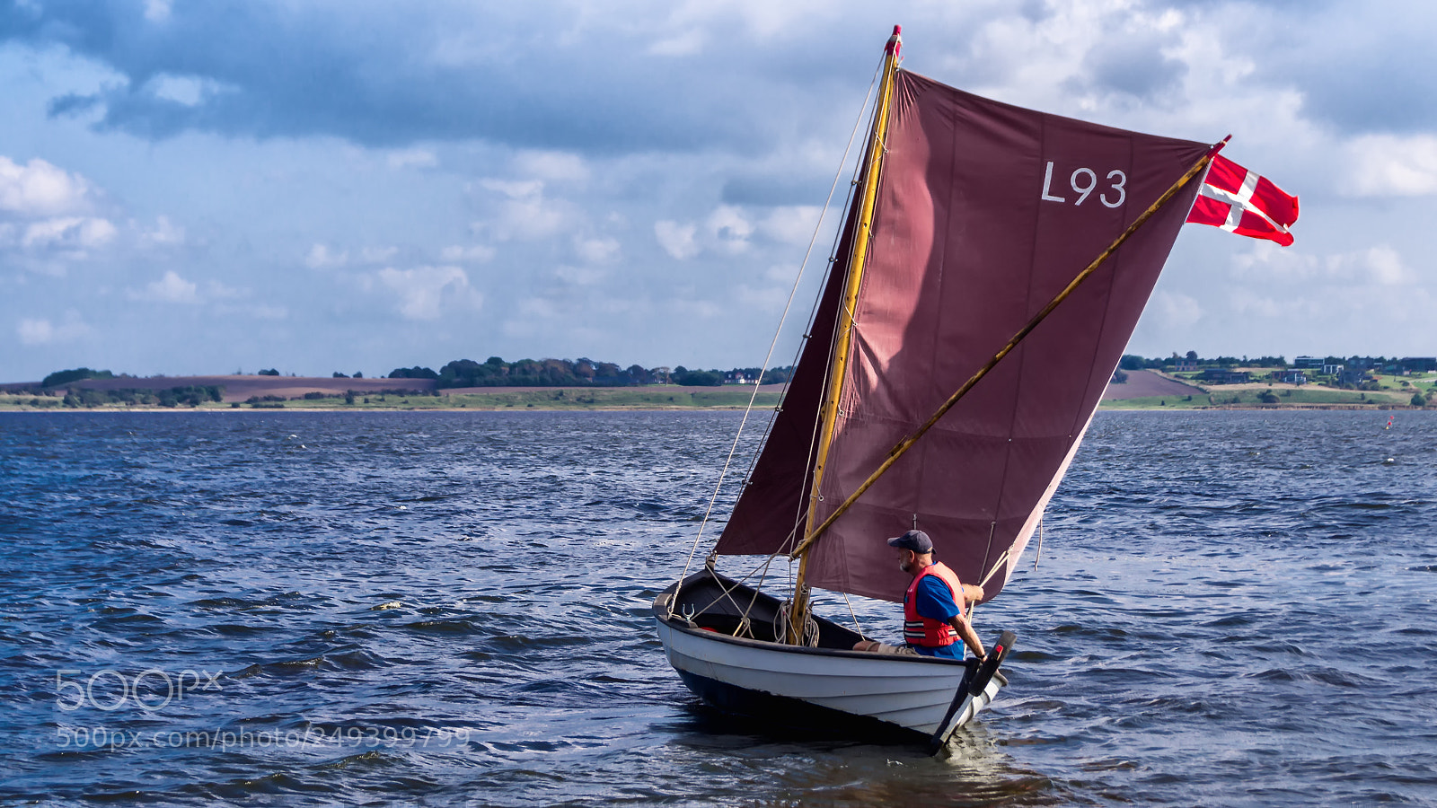 Sony SLT-A55 (SLT-A55V) sample photo. The one-handed sailboat photography
