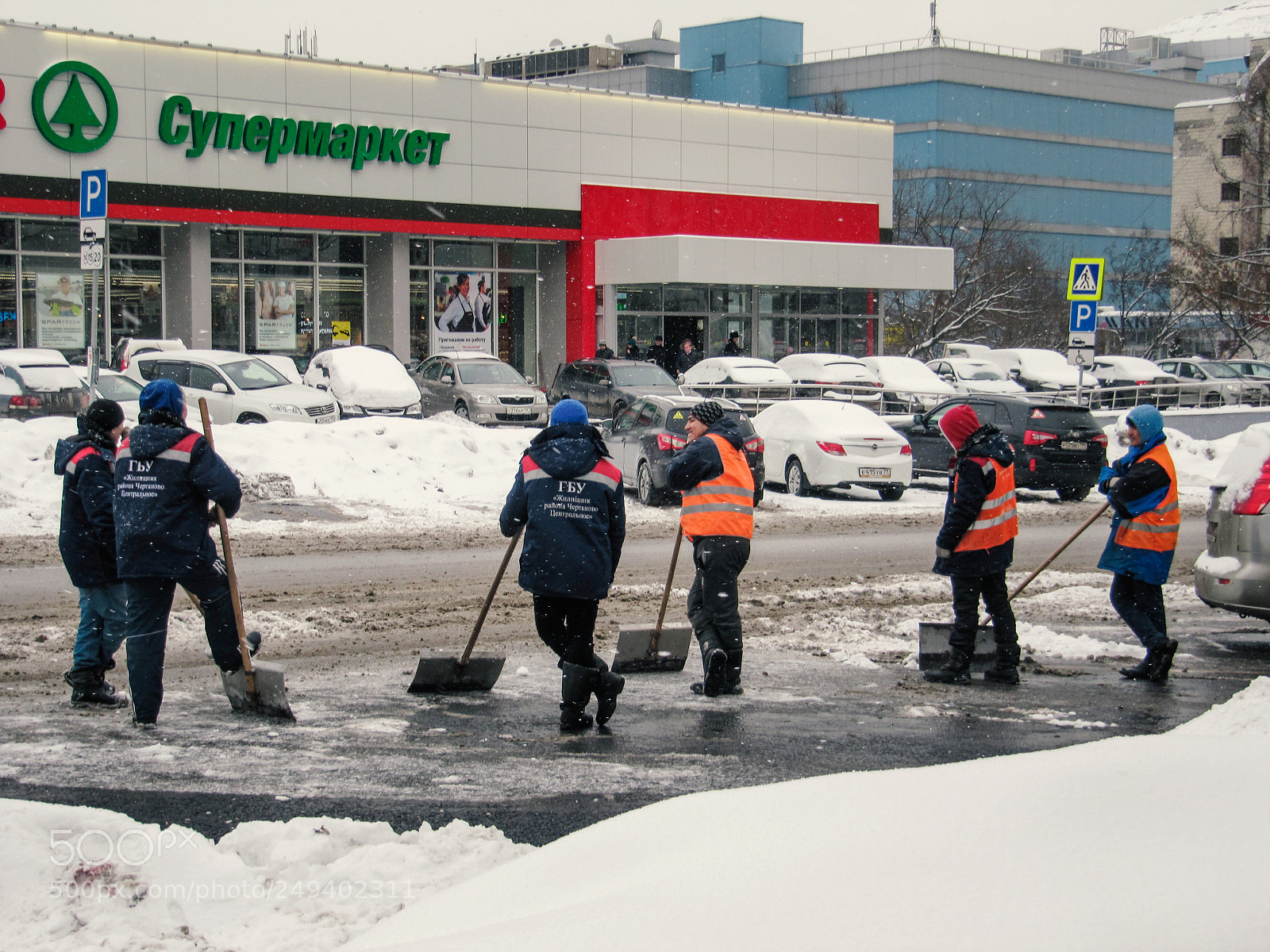 Canon PowerShot SX200 IS sample photo. Waiting for snow photography