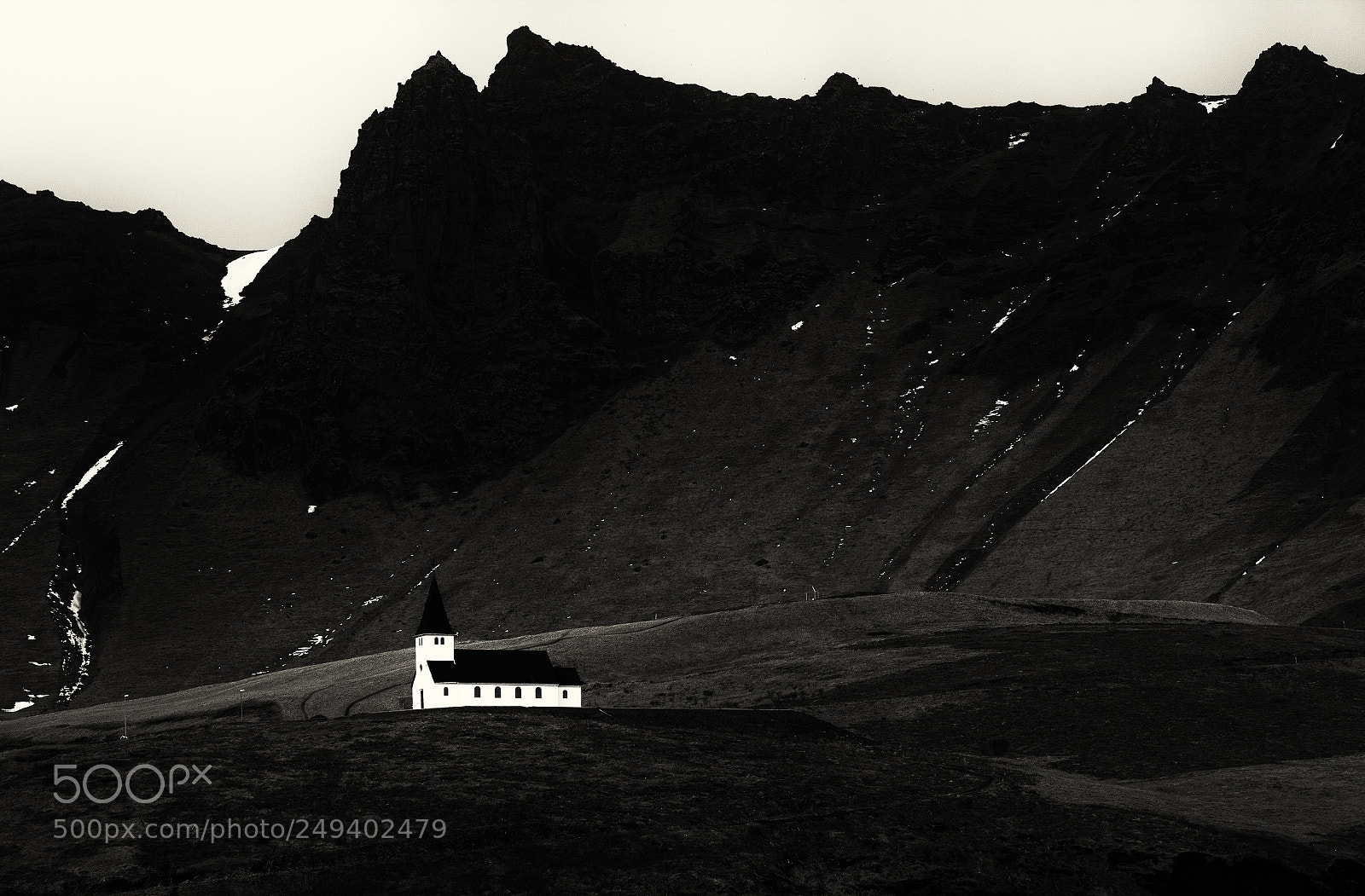 Canon EOS-1Ds Mark III sample photo. Vik church photography