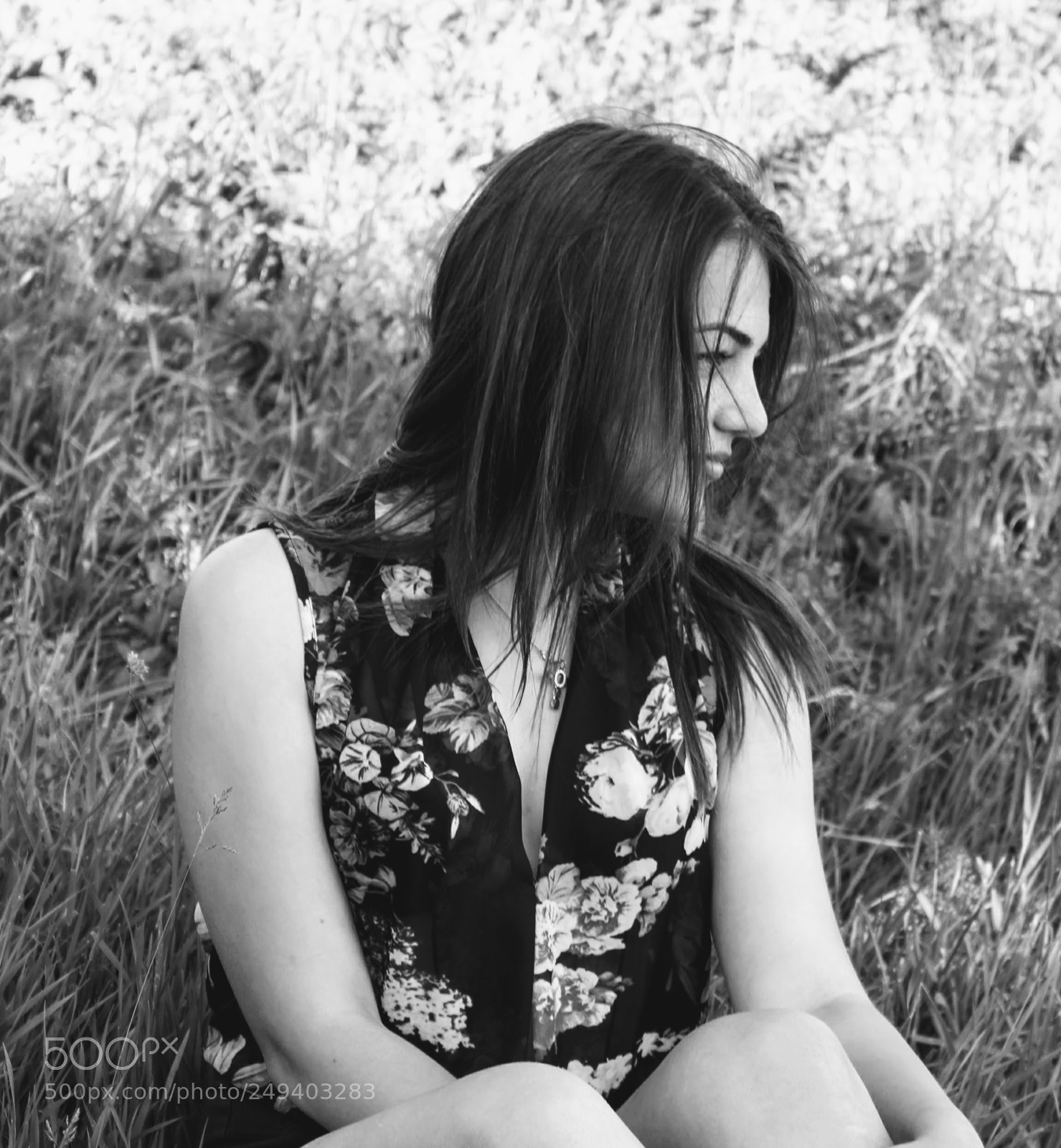 Canon EOS 1200D (EOS Rebel T5 / EOS Kiss X70 / EOS Hi) sample photo. Black and white girl photography